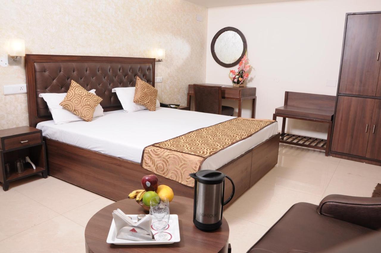 Hotel Diamond Inn Chandigarh Bagian luar foto