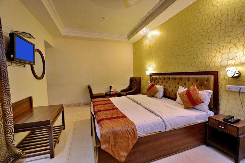 Hotel Diamond Inn Chandigarh Bagian luar foto