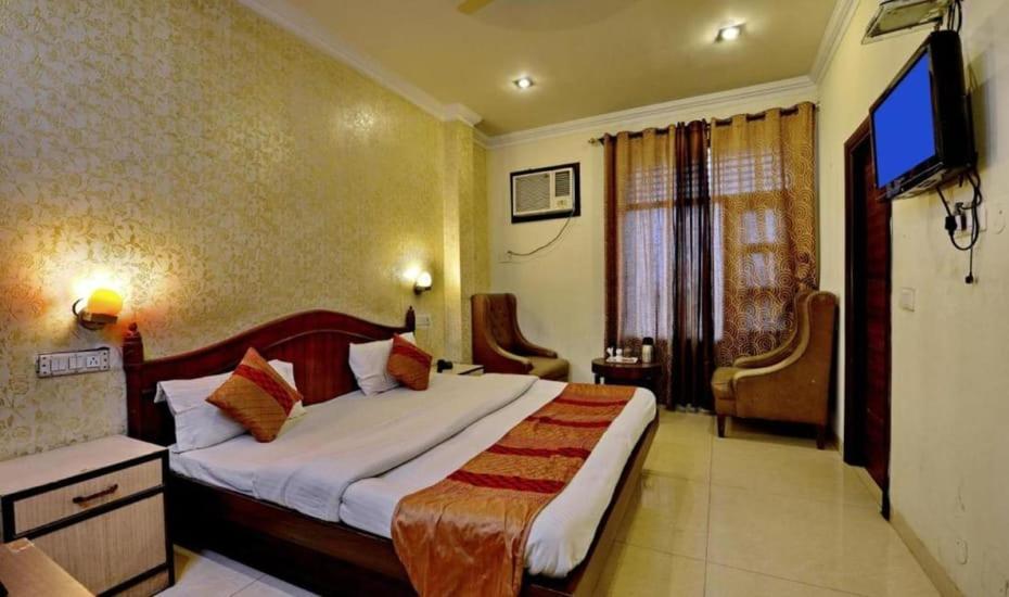 Hotel Diamond Inn Chandigarh Bagian luar foto