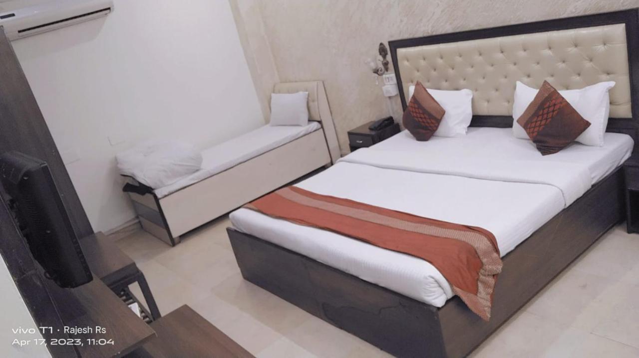 Hotel Diamond Inn Chandigarh Bagian luar foto