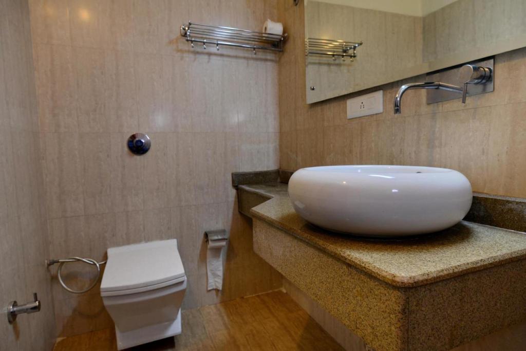 Hotel Diamond Inn Chandigarh Bagian luar foto