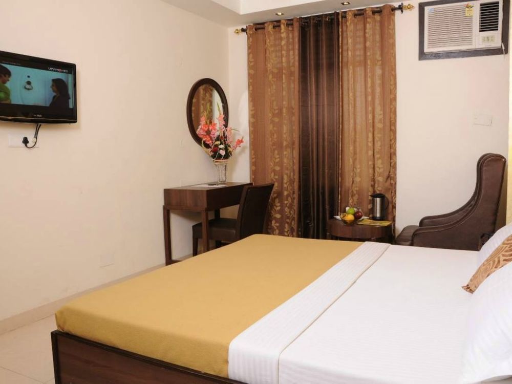 Hotel Diamond Inn Chandigarh Bagian luar foto