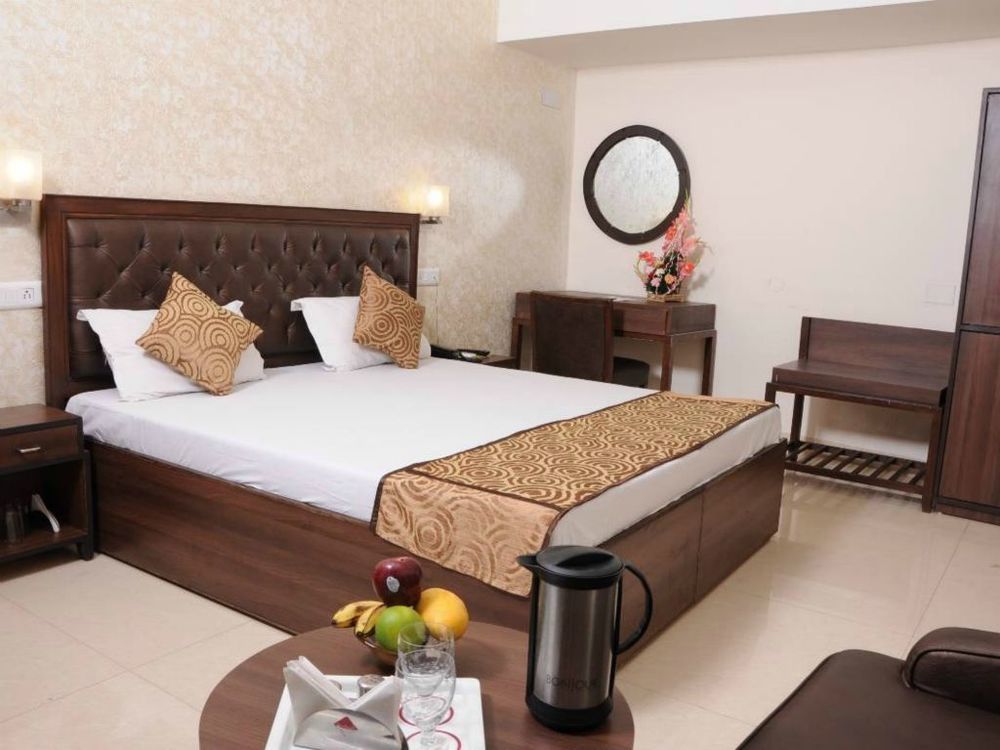 Hotel Diamond Inn Chandigarh Bagian luar foto