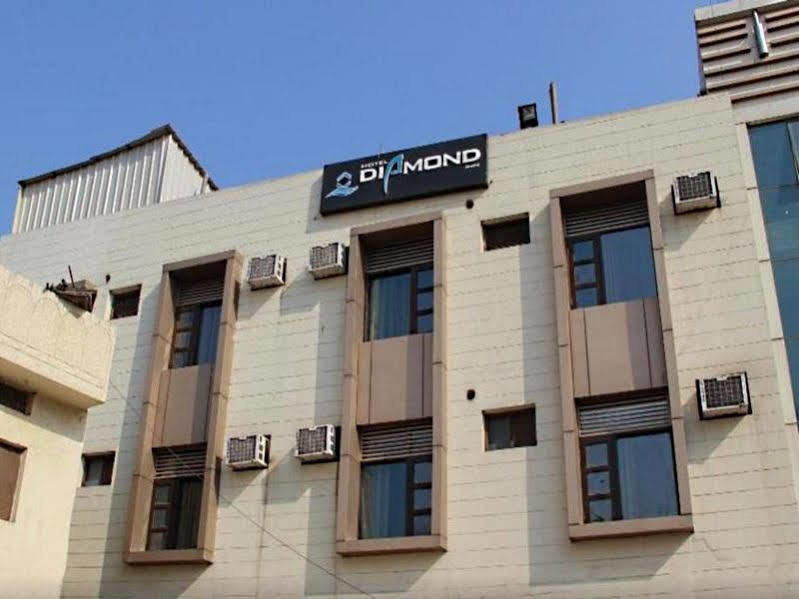 Hotel Diamond Inn Chandigarh Bagian luar foto